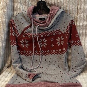 Ampersand Women's Gray and Maroon Snowflake Patterned Sweatshirt